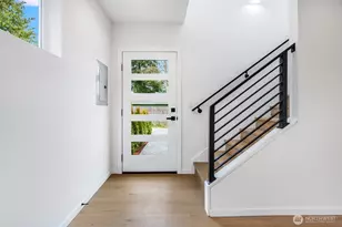 904 N 107th St, Seattle, WA 98133 - Photo 13