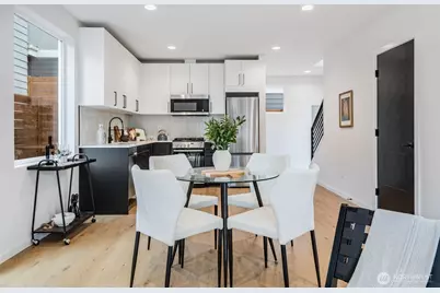 904 N 107th Street, Seattle, WA 98133 - Photo 11