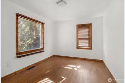 749 4th Avenue N, Kent, WA 98032 - Photo 9