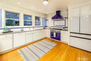 2343 Federal Ave E, Seattle, WA 98102 - Photo 13