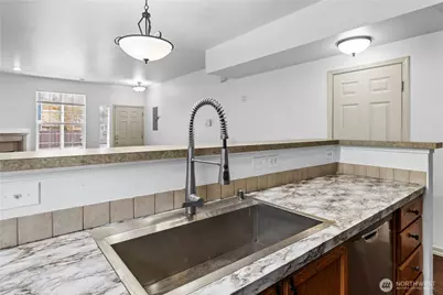 11203 6th Avenue E, Tacoma, WA 98445 - Photo 15