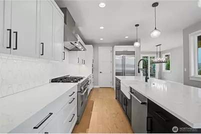 4615 52nd Avenue S, Seattle, WA 98118 - Photo 11