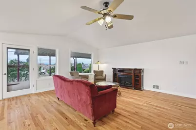 1518 Carol Street, Camano Island, WA 98282 - Photo 9