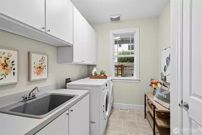10806 SE 16th Street, Bellevue, WA 98004 - Photo 21