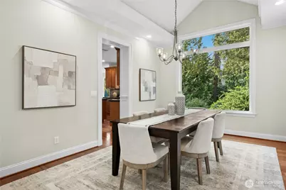 10806 SE 16th Street, Bellevue, WA 98004 - Photo 13