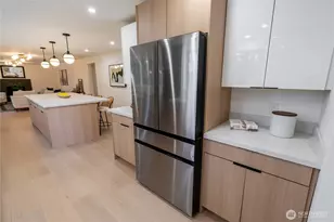 18513 NE 19th Pl, Bellevue, WA 98008 - Photo 9