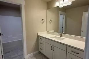 921 W Ted Yao Way, Moses Lake, WA 98837 - Photo 5