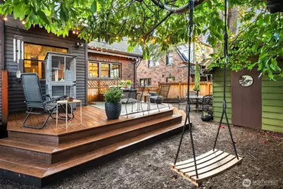 3939 Meridian Avenue N, Seattle, WA 98103 - Photo 31