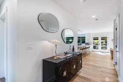 10661 Forbes Creek Drive, Kirkland, WA 98033 - Photo 7