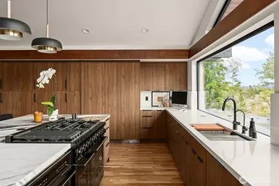 5010 NE 52nd Street, Seattle, WA 98105 - Photo 9