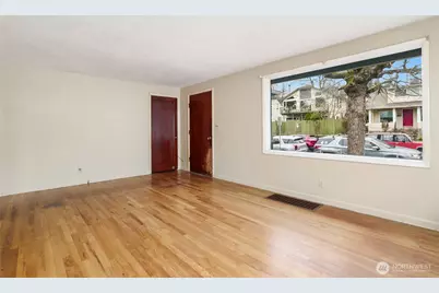 7115 44th Avenue SW, Seattle, WA 98136 - Photo 5