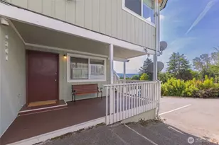 361 Earlington Ave SW, Renton, WA 98057 - Photo 3