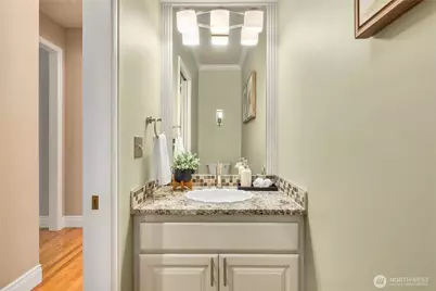 16651 Northup (Private Lane) Way, Bellevue, WA 98008 - Photo 29