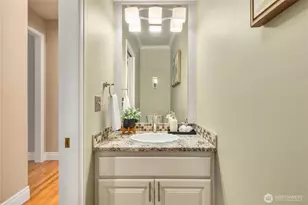 16651 Northup (Private Lane) Way, Bellevue, WA 98008 - Photo 29