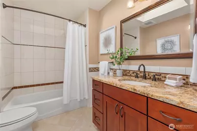 16651 Northup (Private Lane) Way, Bellevue, WA 98008 - Photo 25