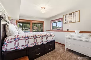 5322 S Island Dr E, Bonney Lake, WA 98391 - Photo 23