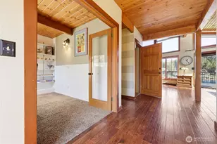 5322 S Island Dr E, Bonney Lake, WA 98391 - Photo 9