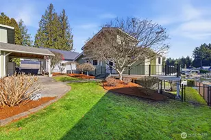 5322 S Island Dr E, Bonney Lake, WA 98391 - Photo 5