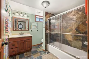 5322 S Island Dr E, Bonney Lake, WA 98391 - Photo 25