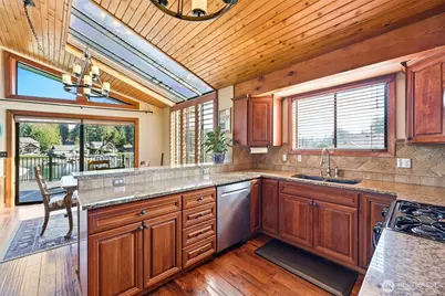 5322 S Island Drive E, Bonney Lake, WA 98391 - Photo 15