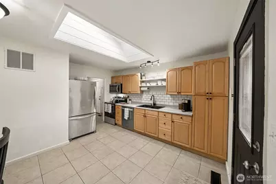 141 Rainier Street S, Buckley, WA 98321 - Photo 9