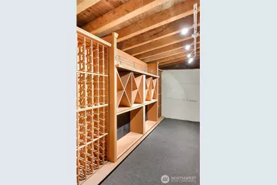 922 Nob Hill Avenue N, Seattle, WA 98109 - Photo 35