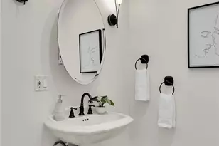 922 Nob Hill Ave N, Seattle, WA 98109 - Photo 19