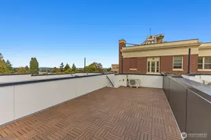 2110 1st Ave N, Seattle, WA 98109 - Photo 27