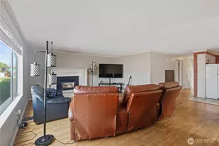 1717 E St, Lynden, WA 98264 - Photo 3