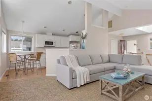 1042 Shorecrest Pl, Camano Island, WA 98282 - Photo 11