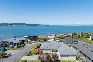 1042 Shorecrest Pl, Camano Island, WA 98282 - Photo 3