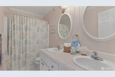 1042 Shorecrest Place, Camano Island, WA 98282 - Photo 19