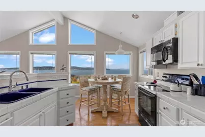1042 Shorecrest Place, Camano Island, WA 98282 - Photo 9