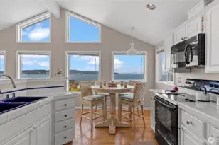 1042 Shorecrest Pl, Camano Island, WA 98282 - Photo 9