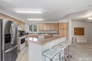 15020 Bothell Way NE, Lake Forest Park, WA 98155 - Photo 7