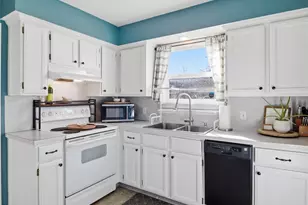 302 S Albert St, Port Angeles, WA 98362 - Photo 13