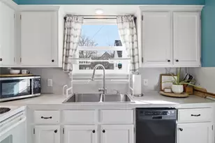 302 S Albert St, Port Angeles, WA 98362 - Photo 15