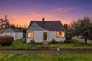 302 S Albert St, Port Angeles, WA 98362 - Photo 3