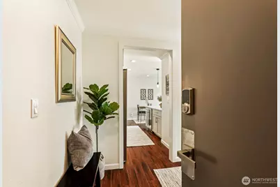 733 Lake Street S #301, Kirkland, WA 98033 - Photo 5