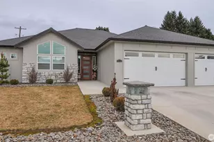 613 S Perry Ave, East Wenatchee, WA 98802 - Photo 1