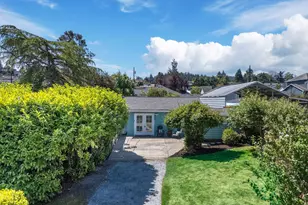 805 36th St, Anacortes, WA 98221 - Photo 1