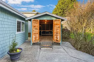 805 36th St, Anacortes, WA 98221 - Photo 25