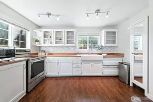 805 36th St, Anacortes, WA 98221 - Photo 7