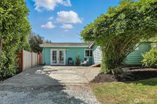 805 36th St, Anacortes, WA 98221 - Photo 3