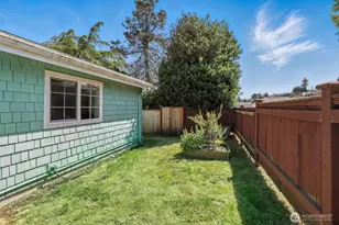 805 36th St, Anacortes, WA 98221 - Photo 1