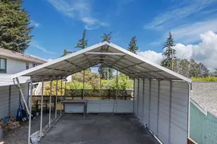 805 36th St, Anacortes, WA 98221 - Photo 21