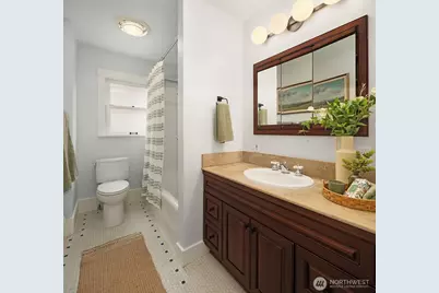 3818 Corliss Avenue N, Seattle, WA 98103 - Photo 19