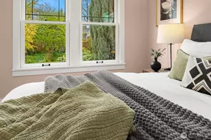 3818 Corliss Ave N, Seattle, WA 98103 - Photo 13