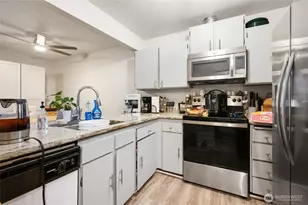 3201 S 208th St, SeaTac, WA 98198 - Photo 23