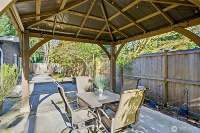 16237 NE 30th Street, Bellevue, WA 98008 - Photo 31